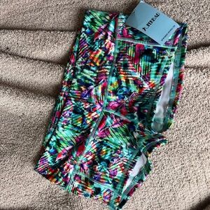 Fleo NWT shorts Zoetic